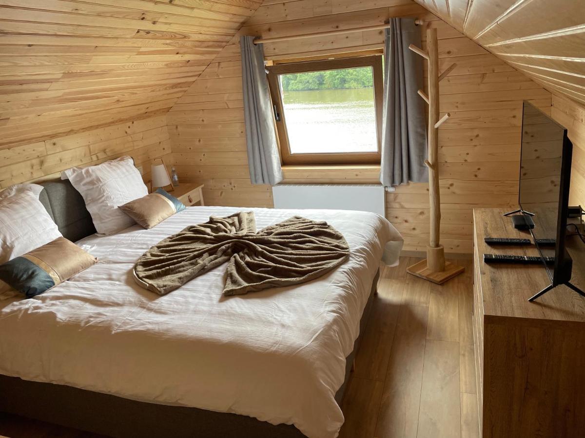 La Petite Maison Au Bord De L'Eau Hastiere-par-dela Esterno foto